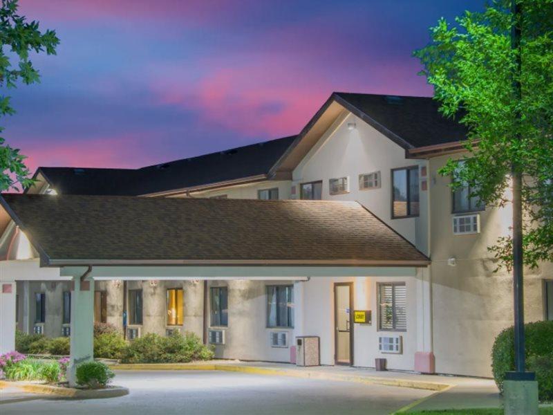 Super 8 By Wyndham Knoxville Exterior photo