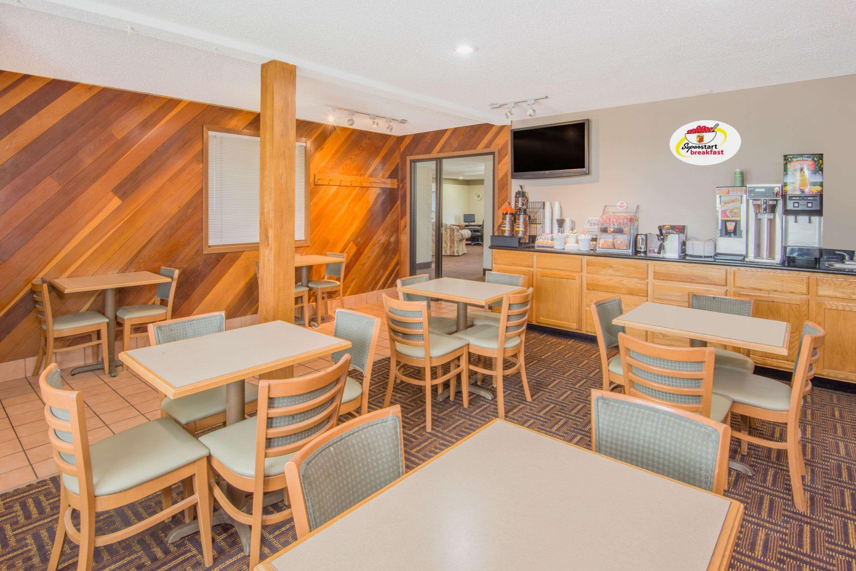 Super 8 By Wyndham Knoxville Exterior photo